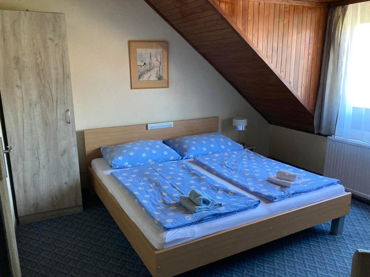 Farkas Vendeghaz Hotell Sopron Exteriör bild