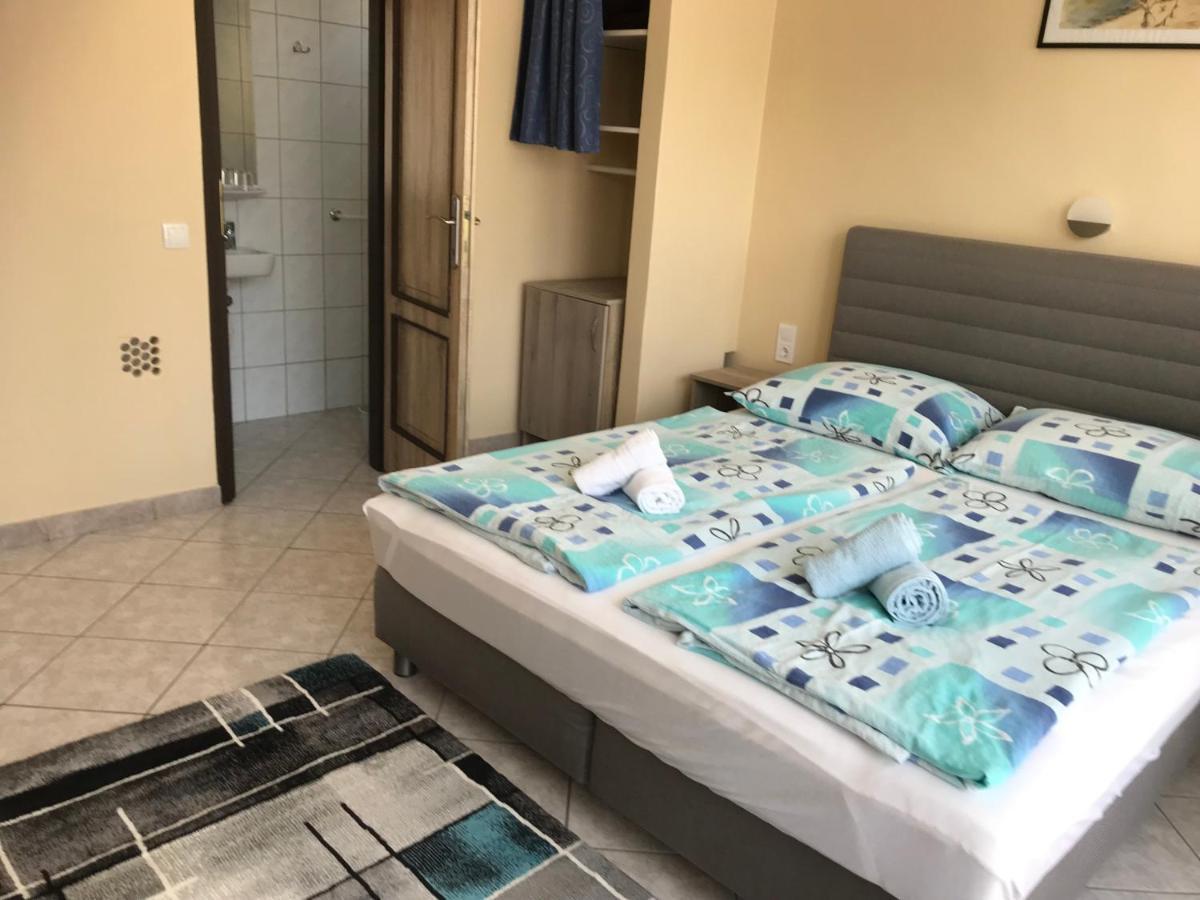 Farkas Vendeghaz Hotell Sopron Exteriör bild