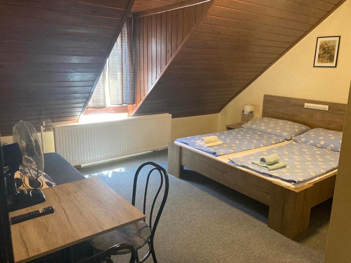 Farkas Vendeghaz Hotell Sopron Exteriör bild